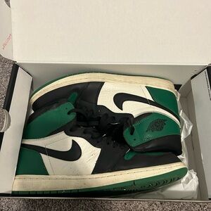 Nike Air Jordan 1 Sneakers